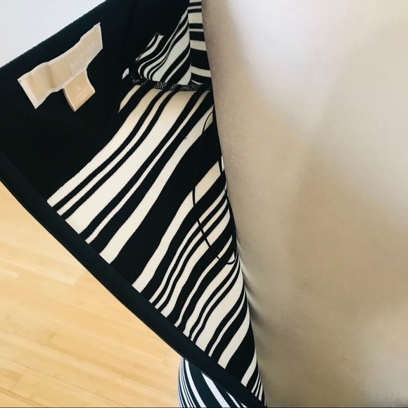 Michael Kors STRIPED OFF-THE-SHOULDER SHEATH DRESS - Picture 11 of 15